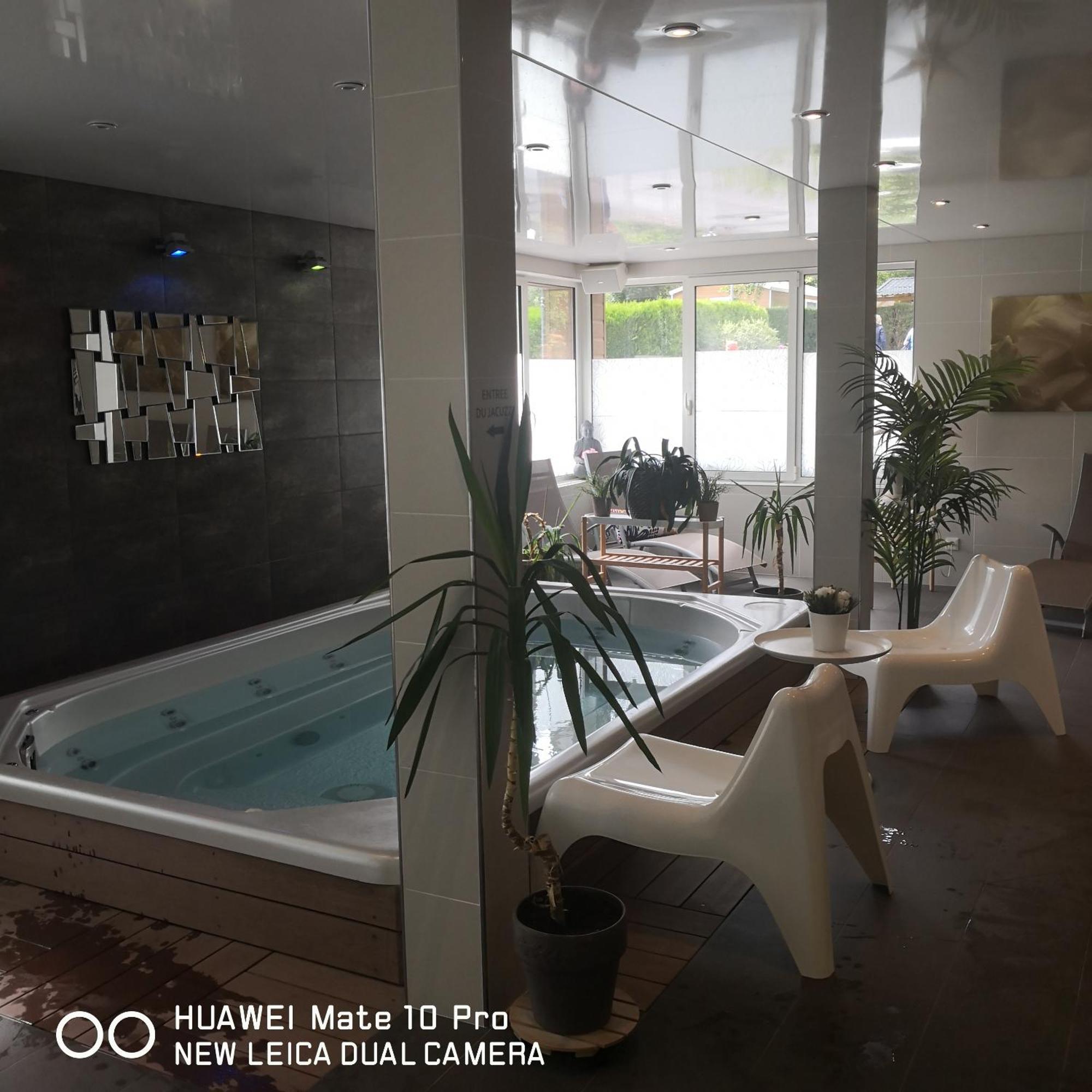 Charmant Mobil Home Style Chalet Бес-э-Сент-Анастез Экстерьер фото